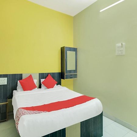Oyo Flagship 48365 Hotel Shiva'S Castle Chalisgaon Eksteriør billede