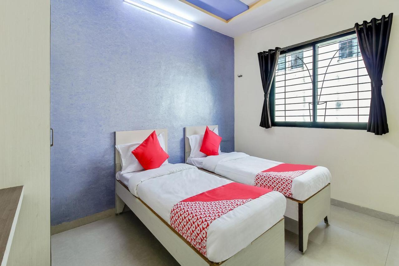 Oyo Flagship 48365 Hotel Shiva'S Castle Chalisgaon Eksteriør billede