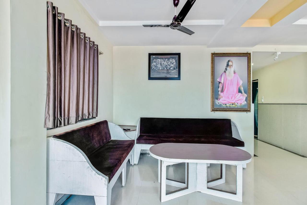 Oyo Flagship 48365 Hotel Shiva'S Castle Chalisgaon Eksteriør billede